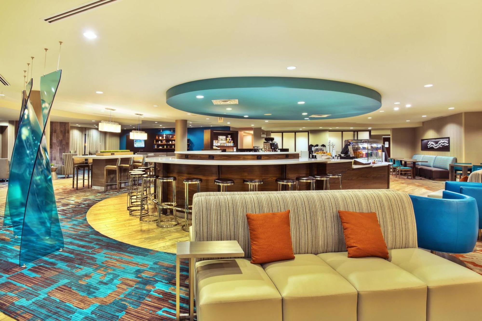 Courtyard By Marriott Gulfport Beachfront Exterior photo